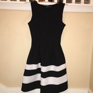 Kohl’s /Apt. 9 Black&White Color Block Scuba Dress